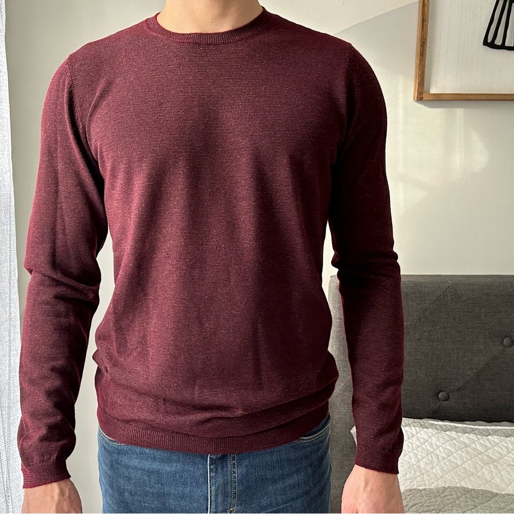 Burgundy slim fit crewneck sweater
